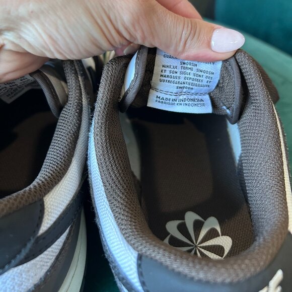 Nike Dunks - Mens 10 - Brown and white - Picture 7 of 8